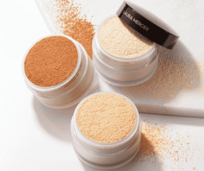 Read more about the article Laura Mercier Translucent Loose Setting Powder Review 2025